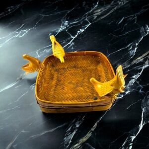 Vtg Splint Ash Square Basket Hand Woven & Carved Doves Birds New England 13”x13”